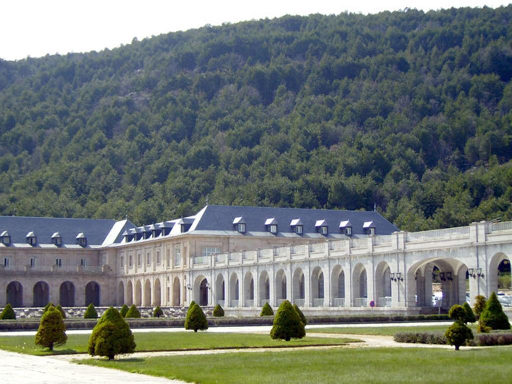 Hospederia Santa Cruz San Lorenzo de El Escorial